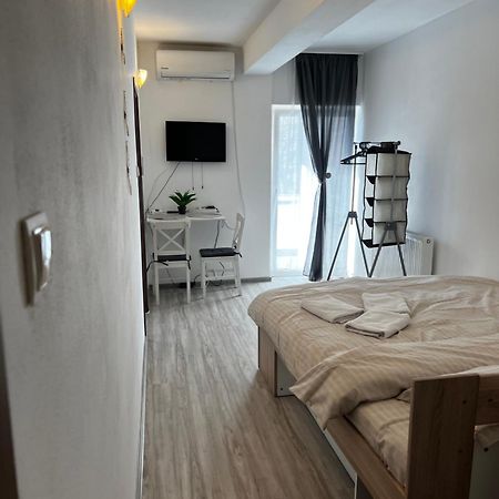 Casa Habana 2 Apartment Oradea Bagian luar foto