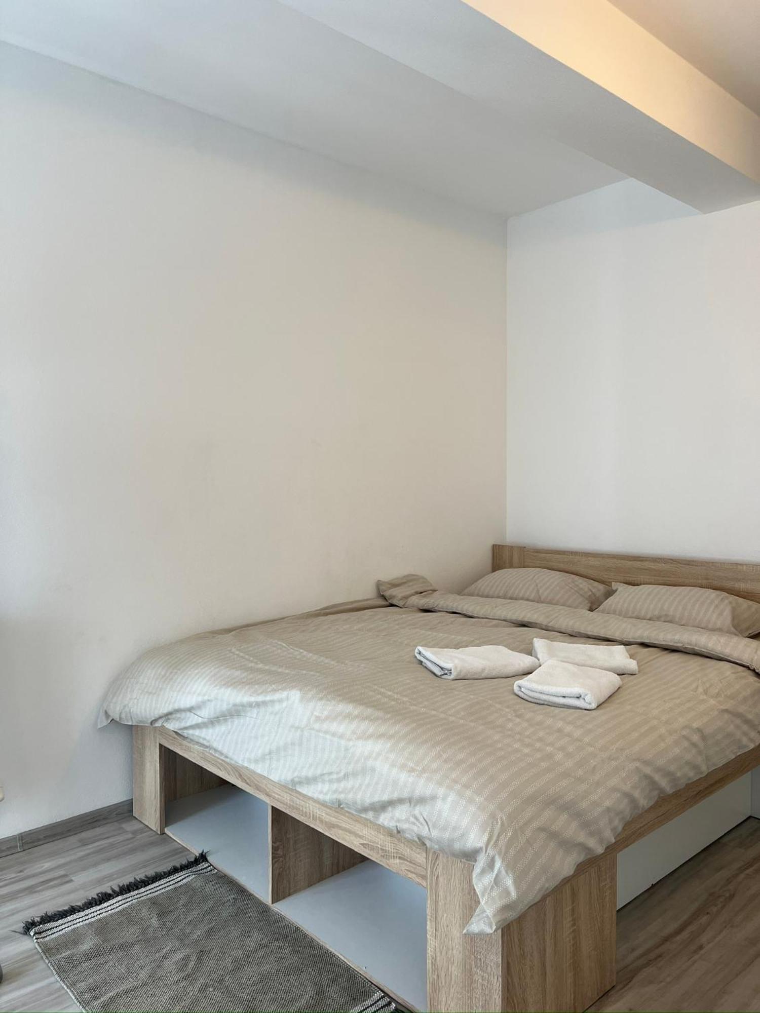 Casa Habana 2 Apartment Oradea Bagian luar foto